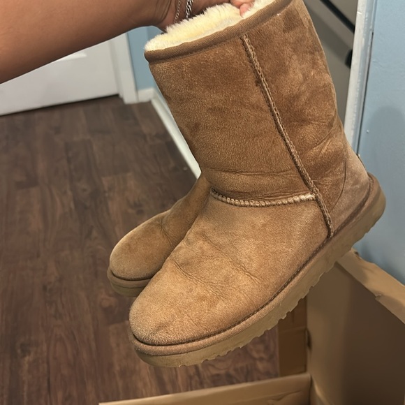 UGG classic boots - Picture 1 of 7